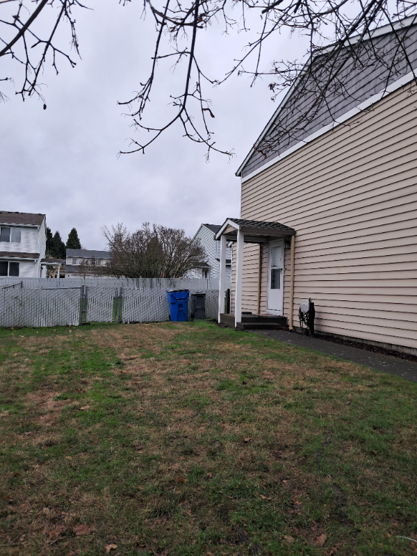 806 Southeast 153rd Avenue #A - Photo 2 of 12