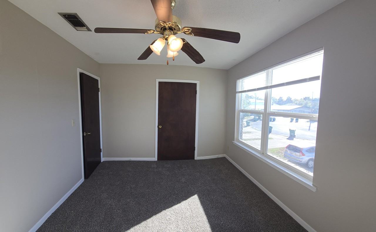 206 Ann Circle #206-5 - Photo 3 of 32