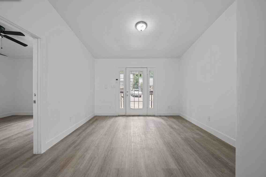 2218 Magnolia Circle #2218-302 - Photo 4 of 16