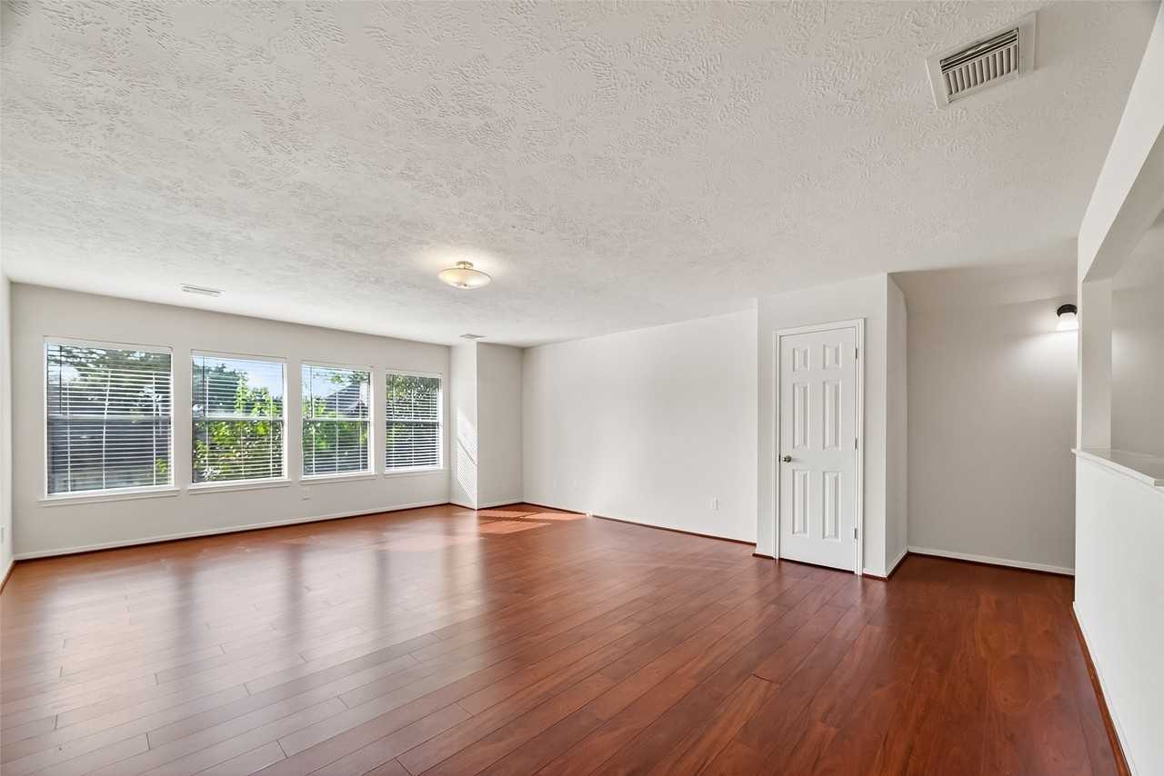 3514 Parkshire Drive #3514 - Photo 5 of 23