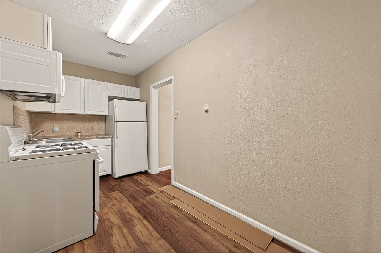 1402 Munger Street #1402 - Photo 3 of 22