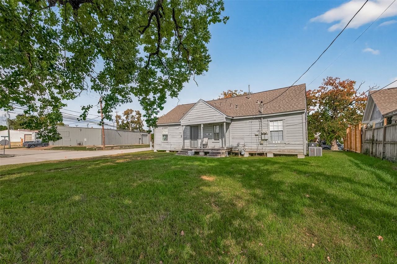 1402 Munger Street #1402 - Photo 6 of 22