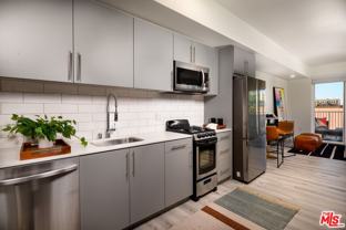 750 South Oxford Avenue - Photo 1 of 1