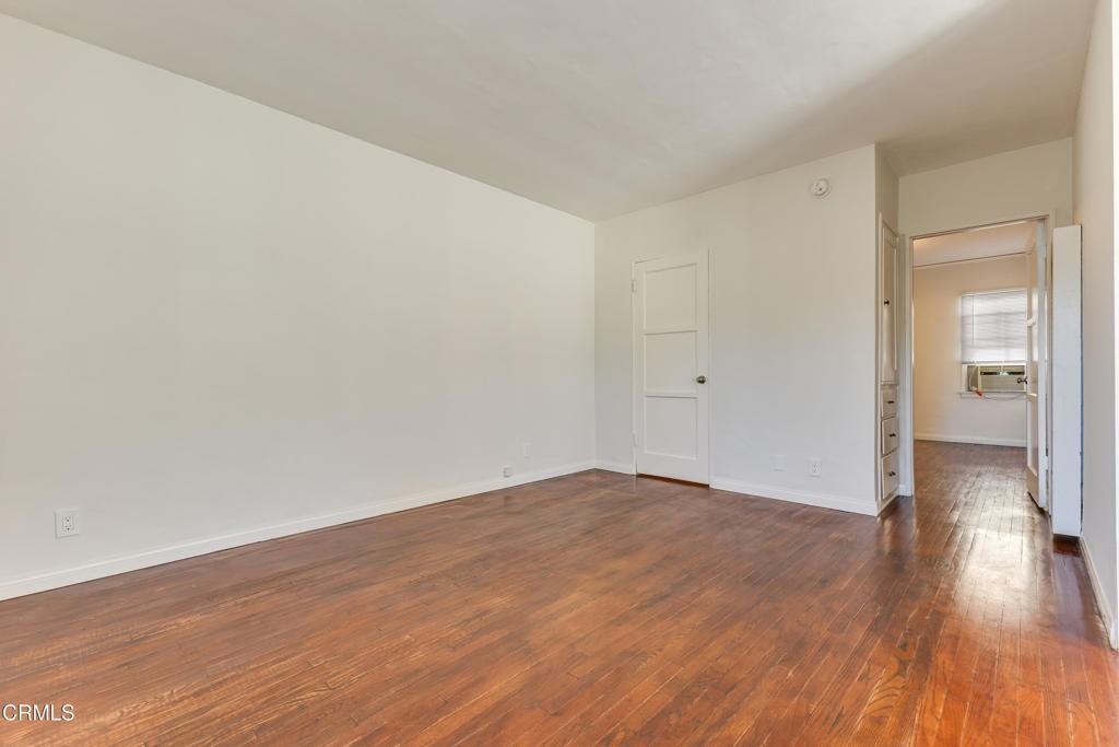 11471 Cumpston Street #11471 - Photo 5 of 9