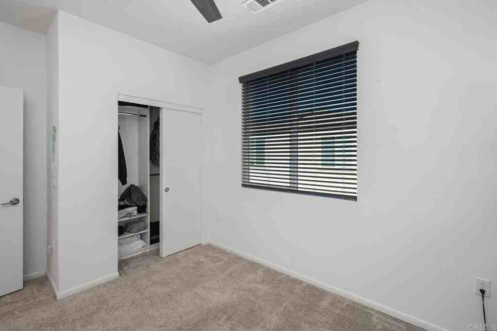 Seacliff Pl #5480-44 - Photo 6 of 23