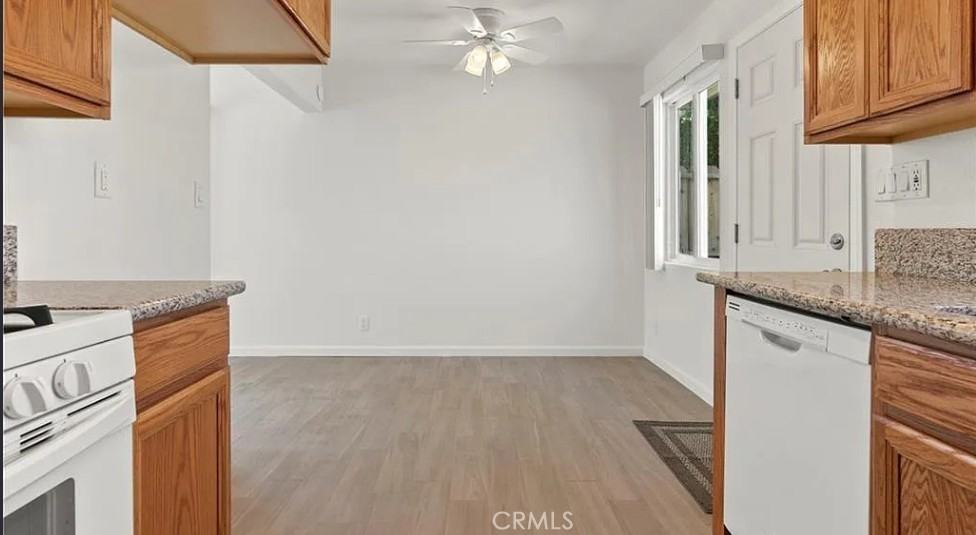 45122 Date Avenue #45122 - Photo 4 of 9