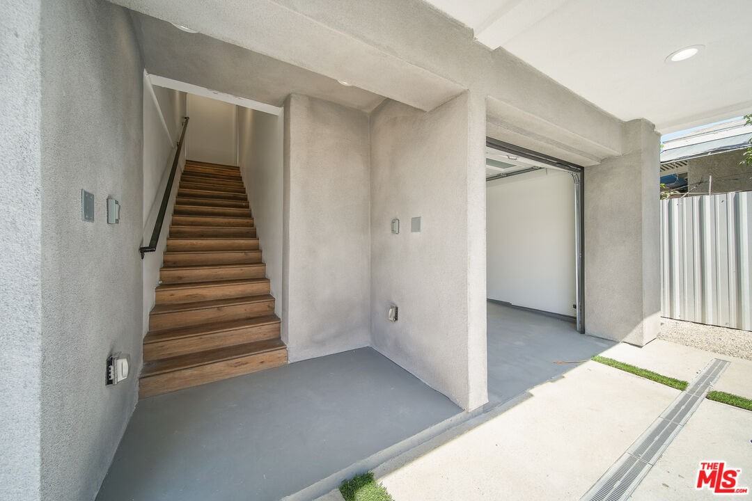 1057 North Wilton Place #10571-2 - Photo 2 of 27