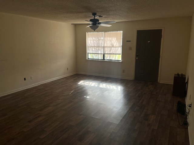 226 Wall Drive - Photo 3 of 6