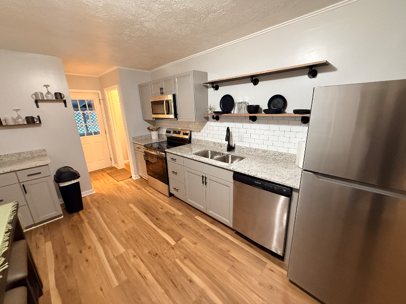 4501 Greenfield Drive - Photo 5 of 13