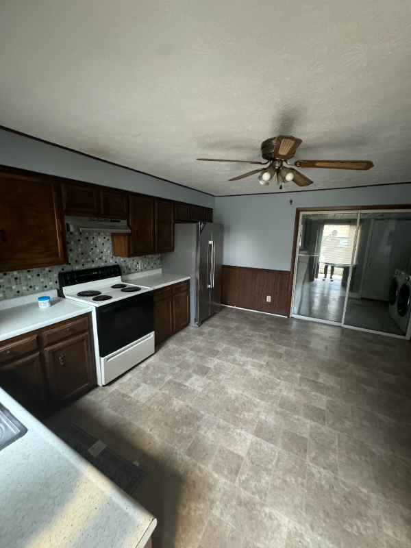 404 East Wood Street - Photo 2 of 8