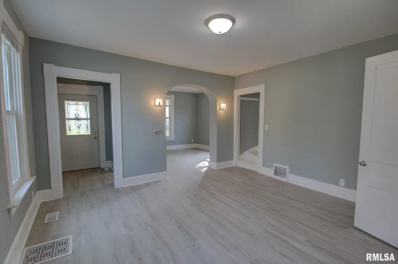 2312 West 1st Street - Photo 2 of 7