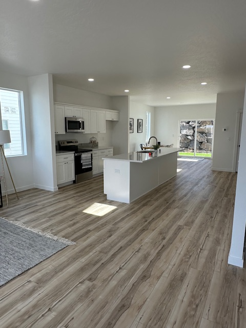 425 Ward Street #CT - Photo 7 of 17