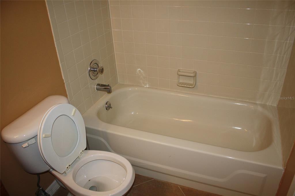 728 Oak Manor Circle #728 - Photo 7 of 9