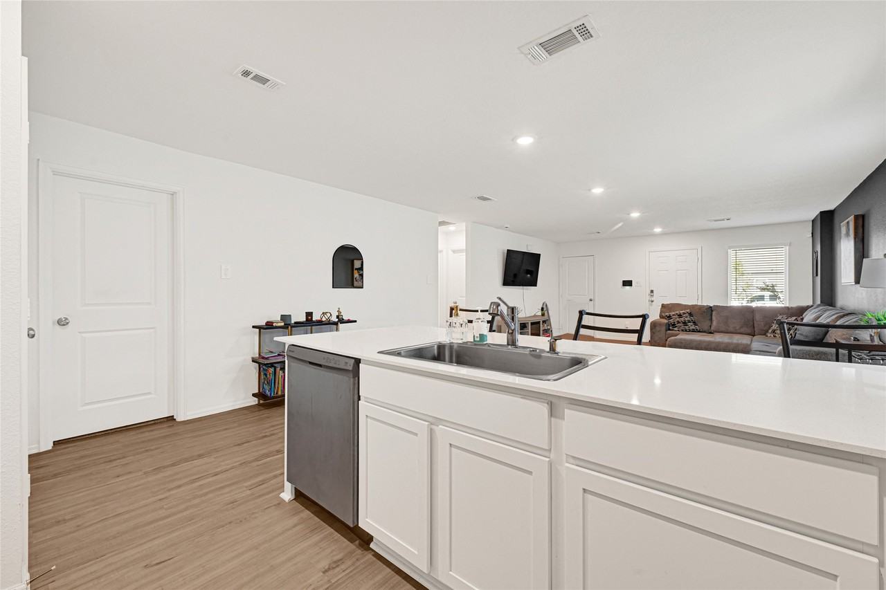 22326 Mountain Pine Drive #22326 - Photo 5 of 19