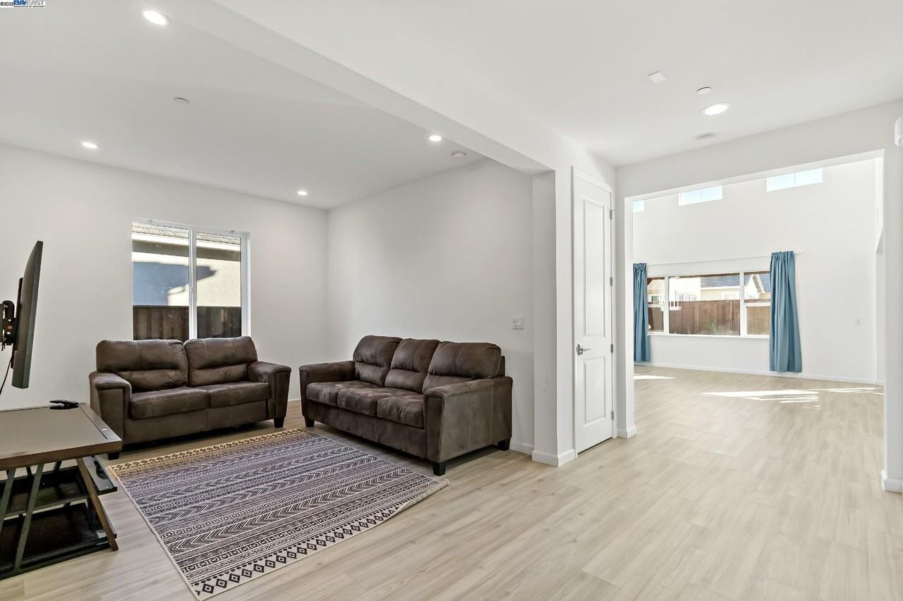 717 Delaney Parkway #717