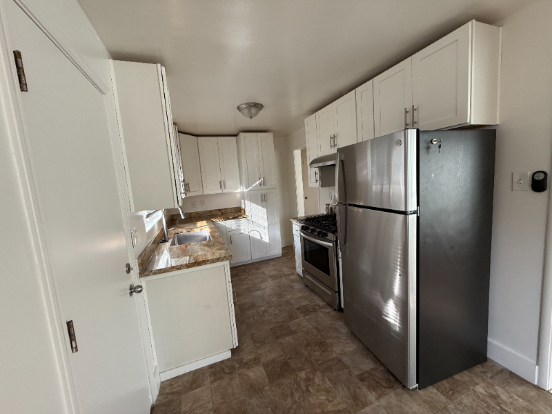 1327 Ashby Ave #C - Photo 3 of 9