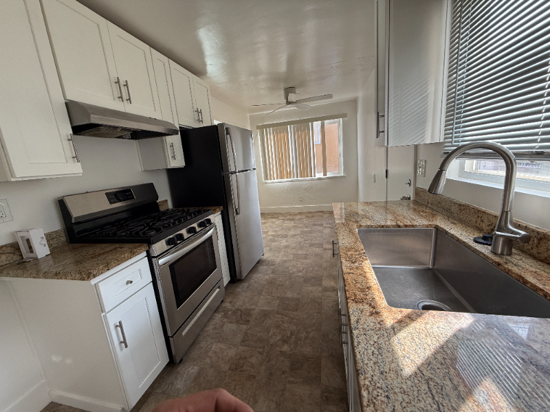 1327 Ashby Ave #C - Photo 4 of 9