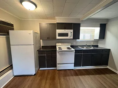 304 East Lehr Avenue - Photo 3 of 13