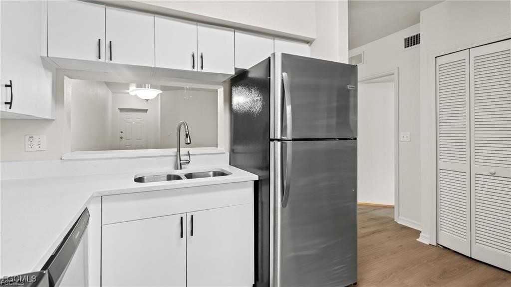 8407 Bernwood Cove Loop #8407-501 - Photo 6 of 8