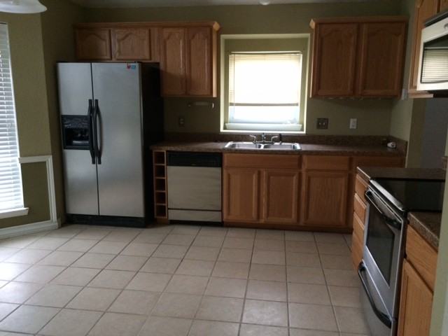 3514 Rainforest Ln - Photo 2 of 13