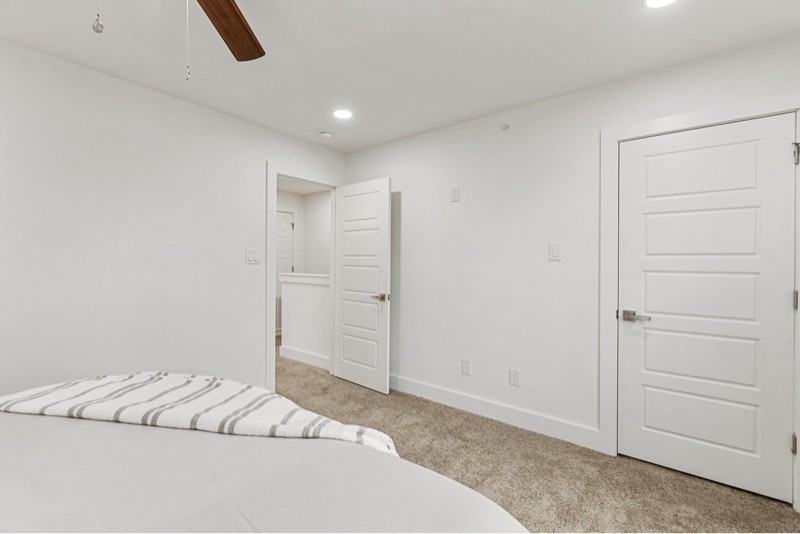 1016 Middle Ln - Photo 7 of 14