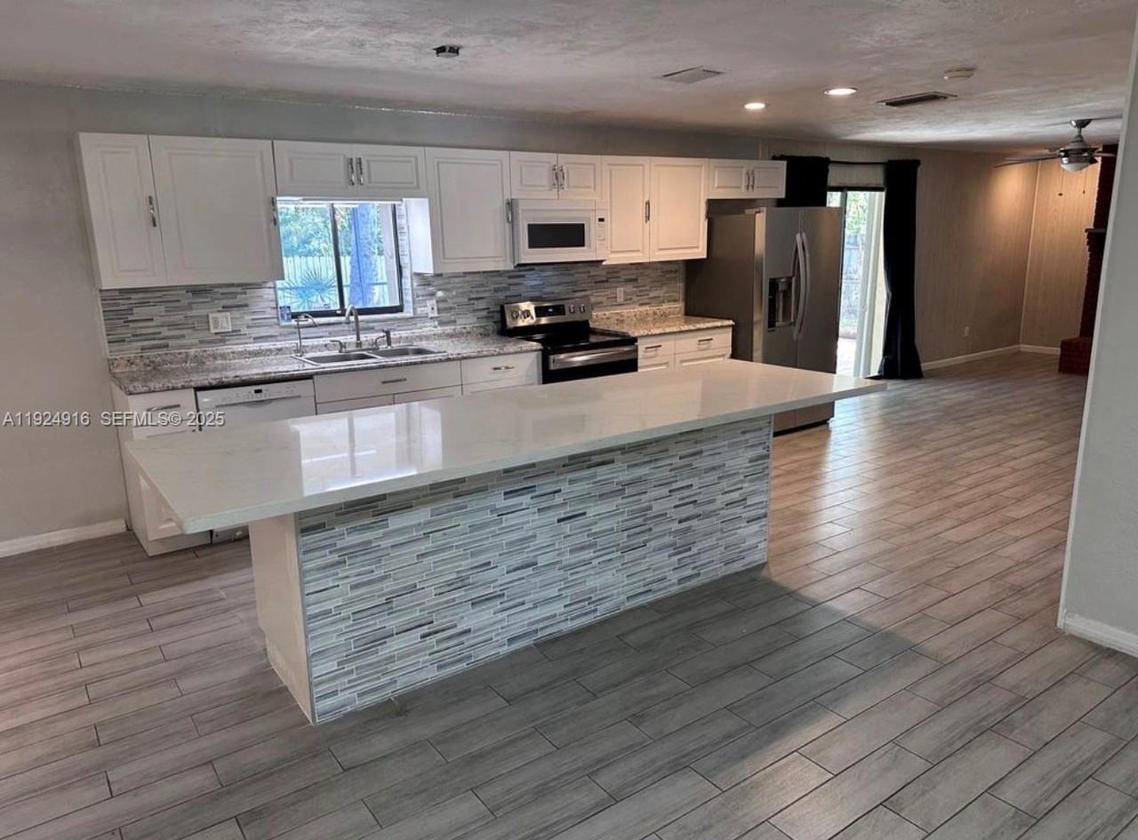 168 Westwood Dr #168 - Photo 2 of 12