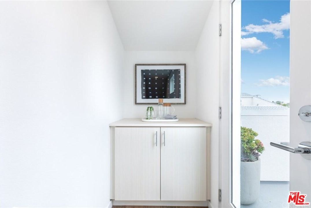 4821 1/2 Craner Ave #4821 - Photo 3 of 14