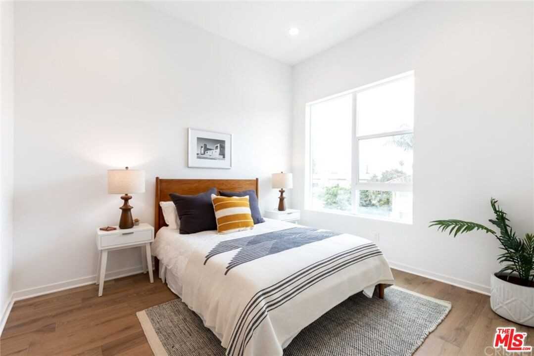 4821 1/2 Craner Ave #4821 - Photo 5 of 14