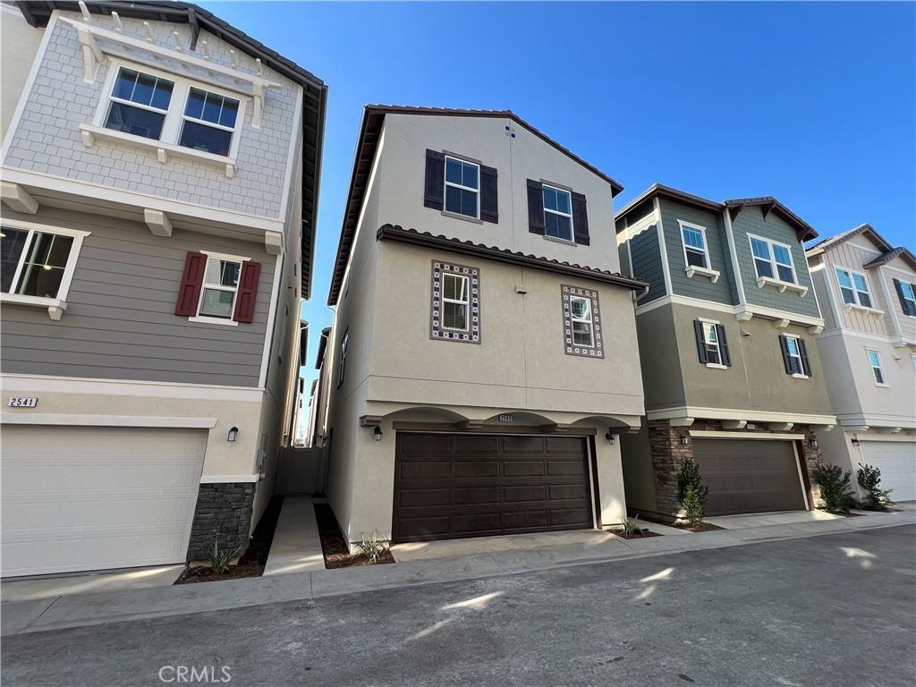 2543 Dorris Street #2543 - Photo 3 of 13