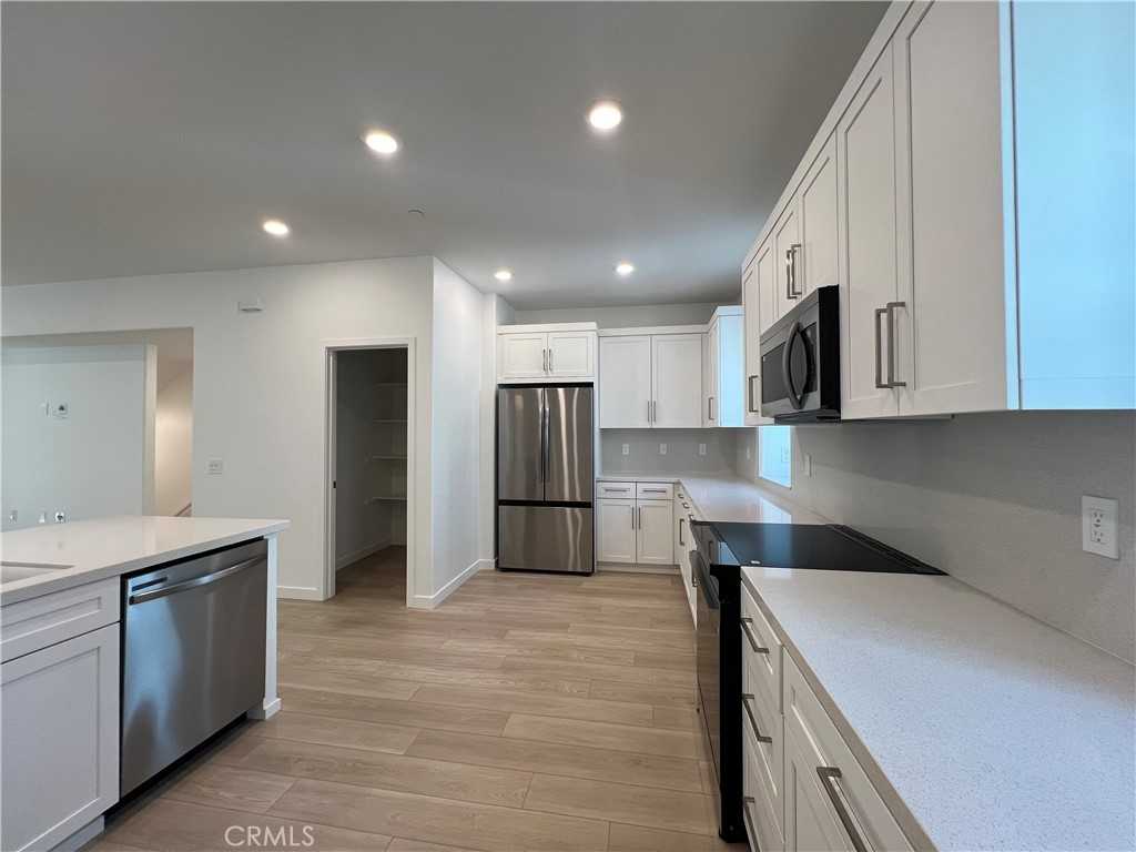 2543 Dorris Street #2543 - Photo 5 of 13