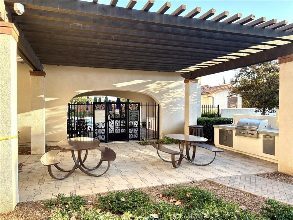 645 W Foothill Blvd #645-10 - Photo 5 of 31