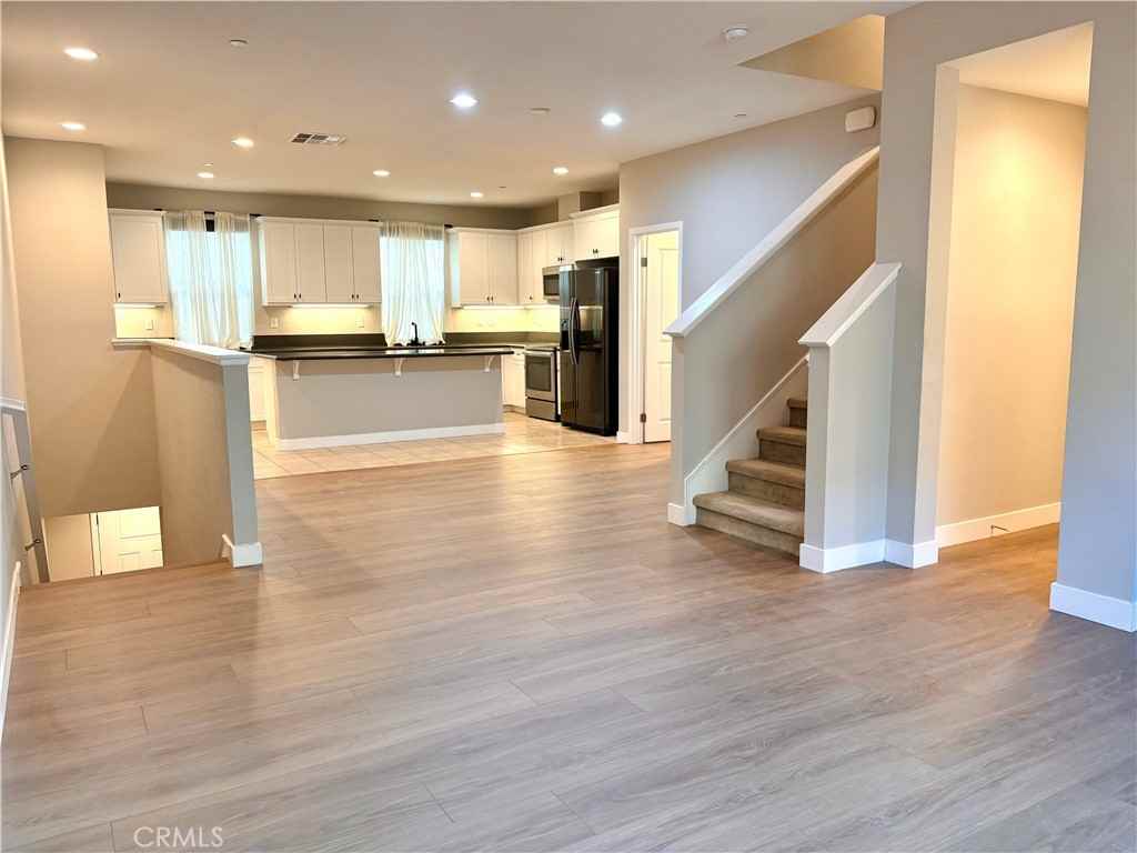 645 W Foothill Blvd #645-10 - Photo 6 of 31