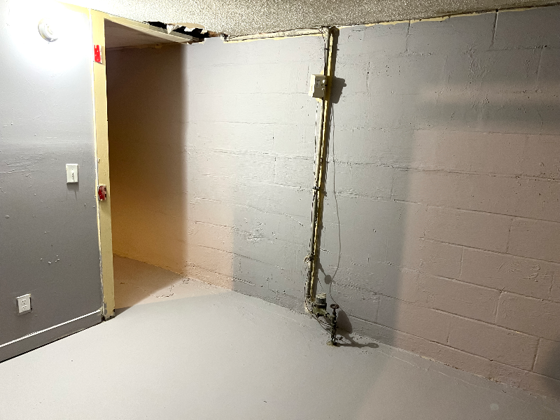 2215 45th Ave Ne - Photo 7 of 14