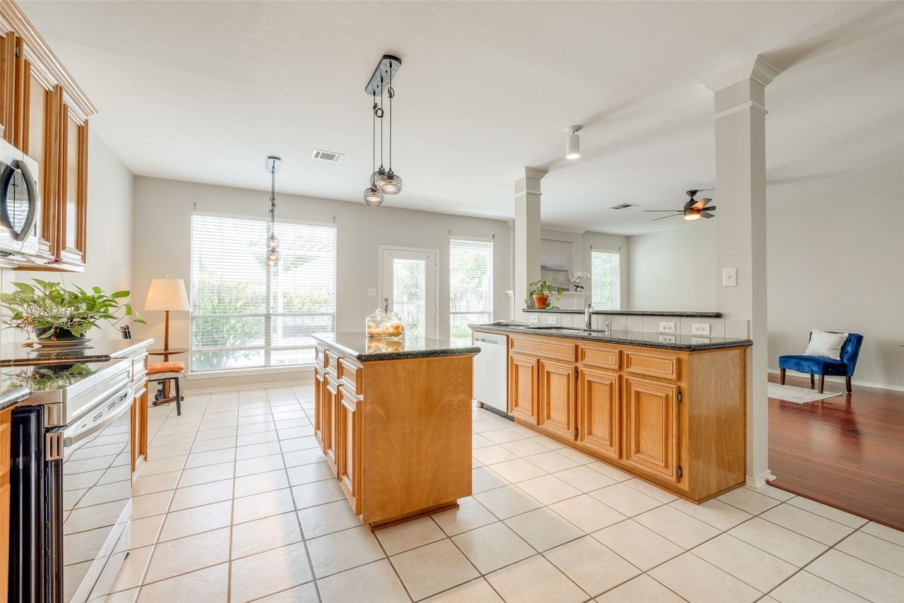 12414 North Shadow Cove Lane #12414 - Photo 7 of 48