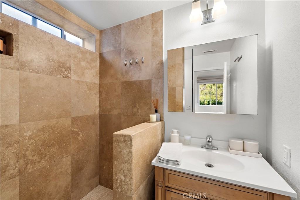 1315 Dunning Dr #1315B - Photo 3 of 19