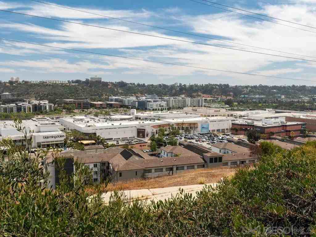 7087 Camino Degrazia #7087-141 - Photo 7 of 33