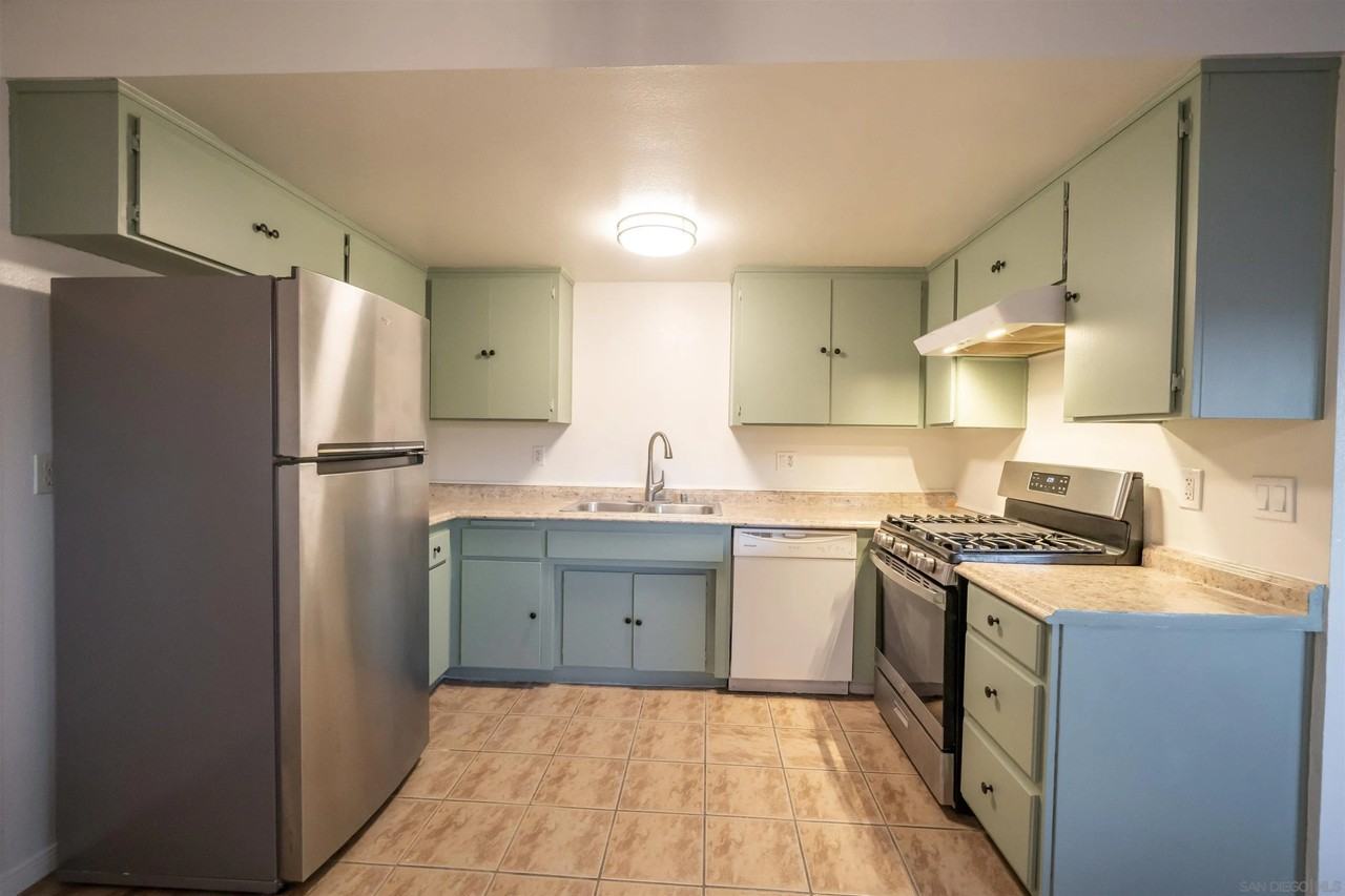 909 Martin Drive #909A - Photo 2 of 17