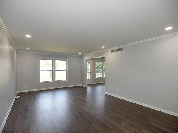 2235 Wintergreen Loop North - Photo 2 of 9