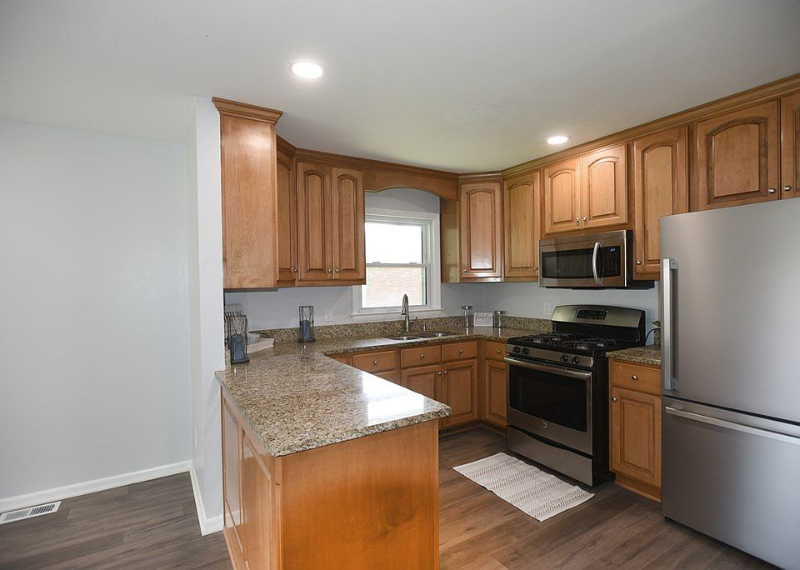 2235 Wintergreen Loop North - Photo 3 of 9