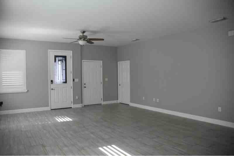 6412 South Adelia Avenue - Photo 5 of 35