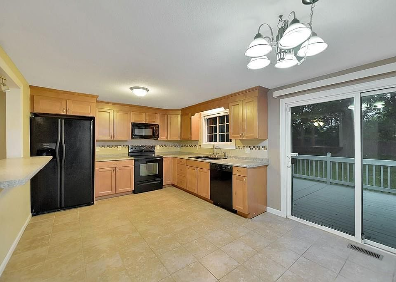 7 Linden Drive - Photo 6 of 11