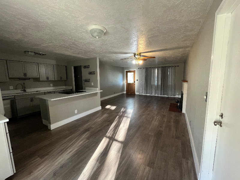 1012 Whitman Court - Photo 4 of 20