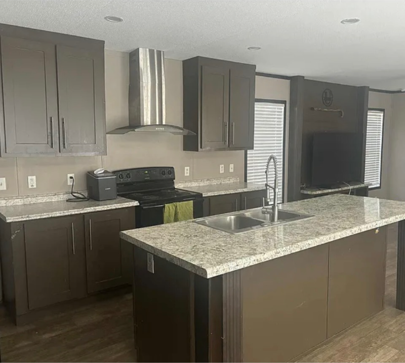 911 Little Lane - Photo 3 of 14