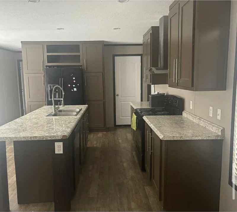 911 Little Lane - Photo 4 of 14