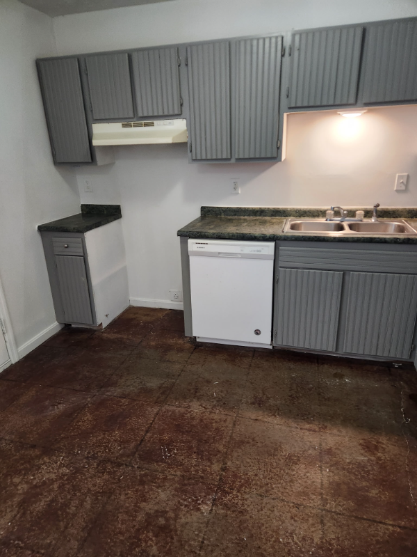 280 Pearl Street #B - Photo 7 of 9