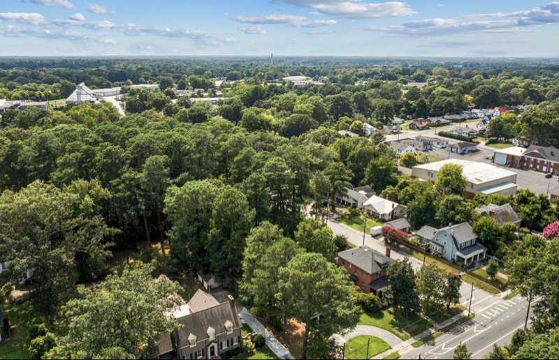 620 Falls Road - Photo 2 of 20