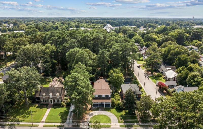 620 Falls Road - Photo 3 of 20