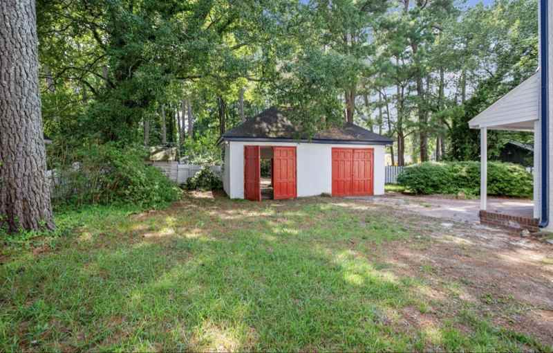 620 Falls Road - Photo 5 of 20