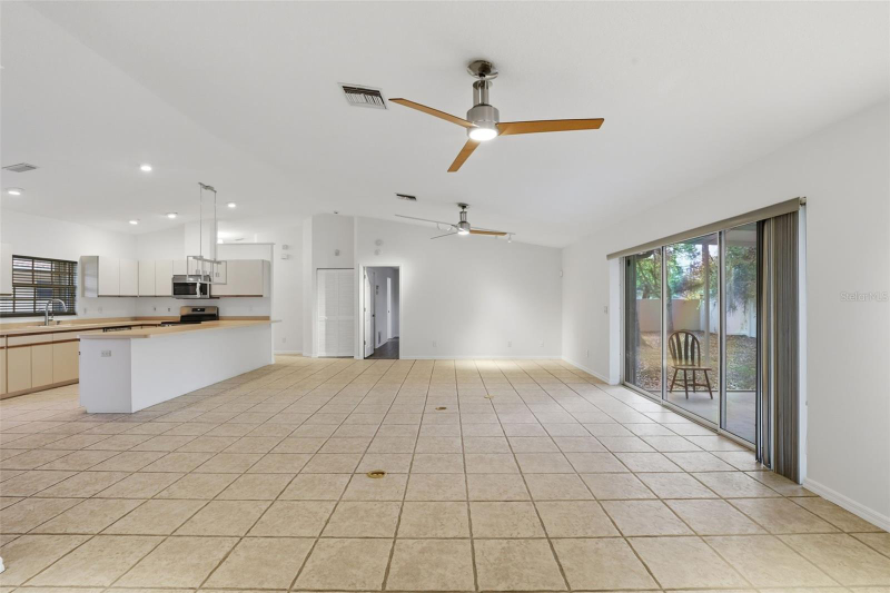 131 49th Street East - Photo 3 of 20