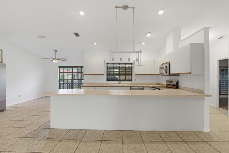 131 49th Street East - Photo 7 of 20